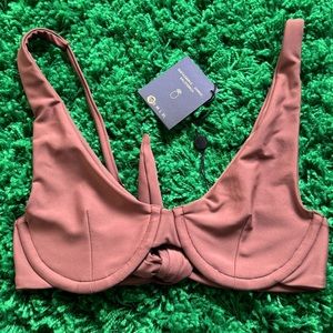 NWT Skatie Coconut Top